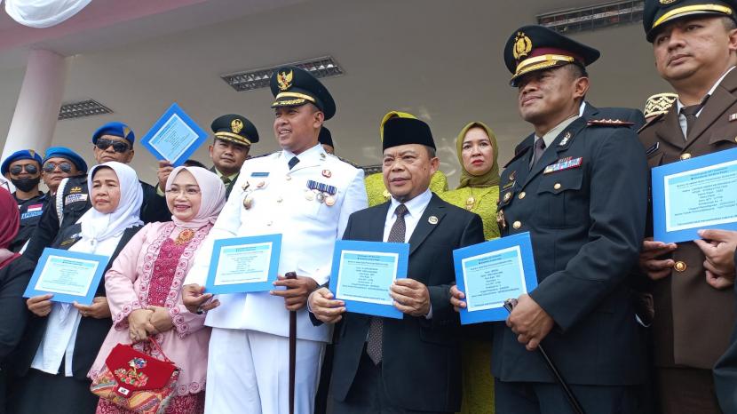 Wali Kota Bekasi Tri Adhianto Tjahyono bersama Forkopimda Kota Bekasi di Lapangan Alun-Alun M Hasibuan, Jumat (10/3/2023).