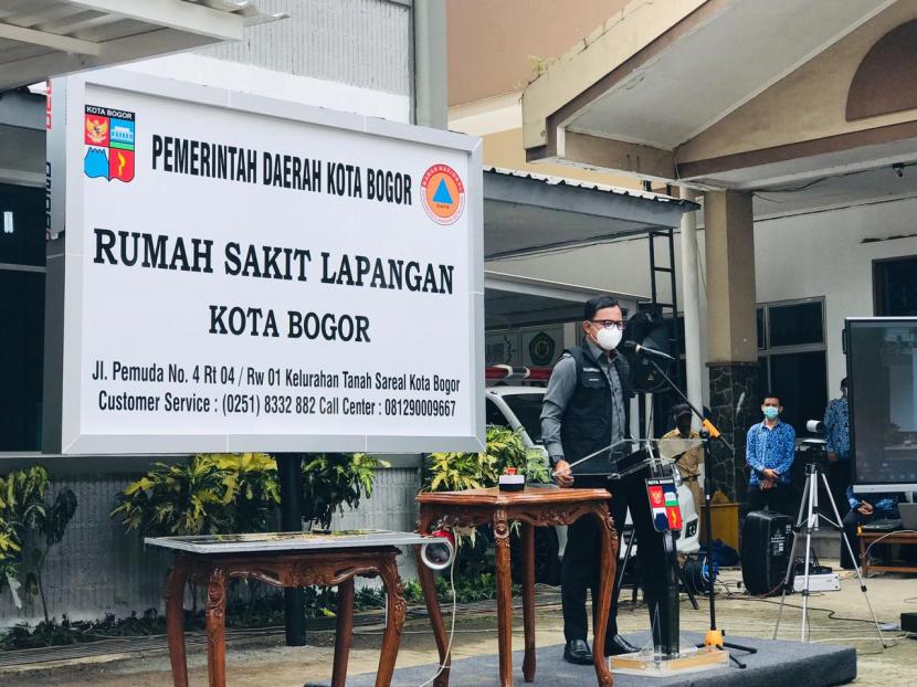 Wali Kota Bogor, Bima Arya Sugiarto dalam peresmian Rumah Sakit Lapangan Kota Bogor, Senin (18/1).
