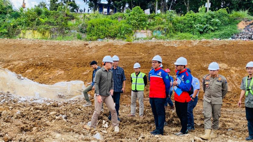 Pemantauan pembangunan underpass Batutulis. Pembangunan Bumi Ageung dimulai seiring penataan kawasan situs Batutulis Bogor