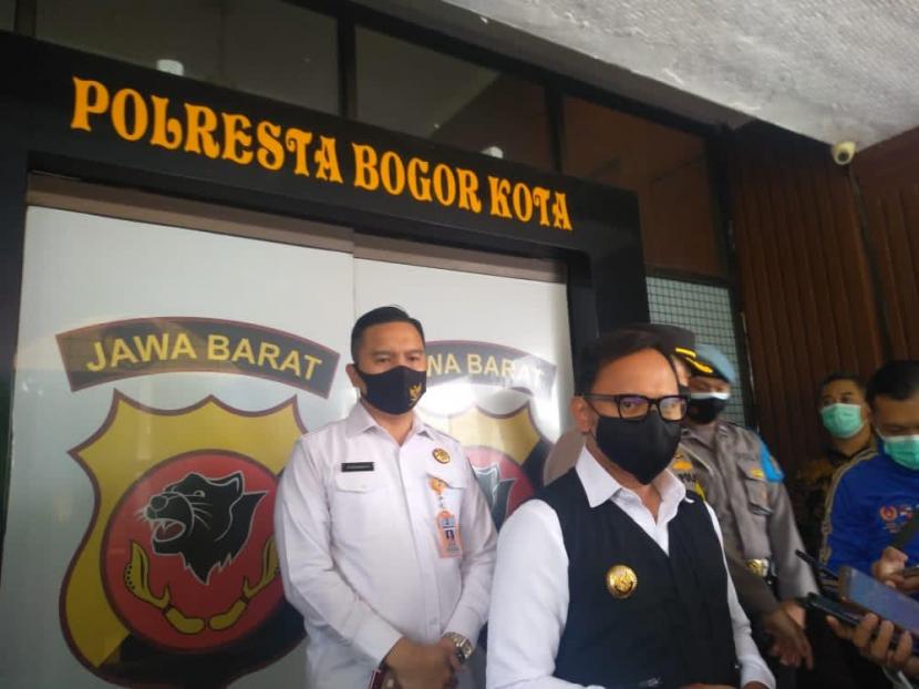 Wali Kota Bogor Bima Arya Sugiarto hadir di Mako Polresta Bogor Kota penuhi panggilan kepolisian terkait kasus pelaporan terhadap RS Ummi, Kamis (3/12). 