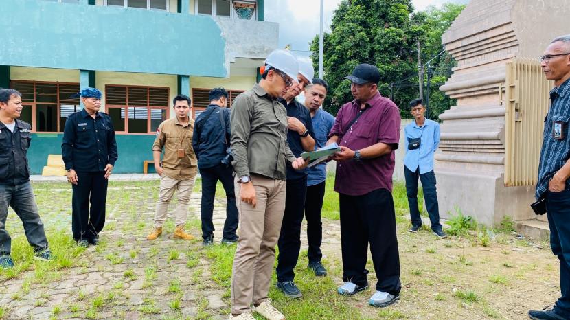 Wali Kota Bogor Bima Arya Sugiarto saat meninjau penataan kawasan Batutulis, Kecamatan Bogor Selatan, Kota Bogor. 