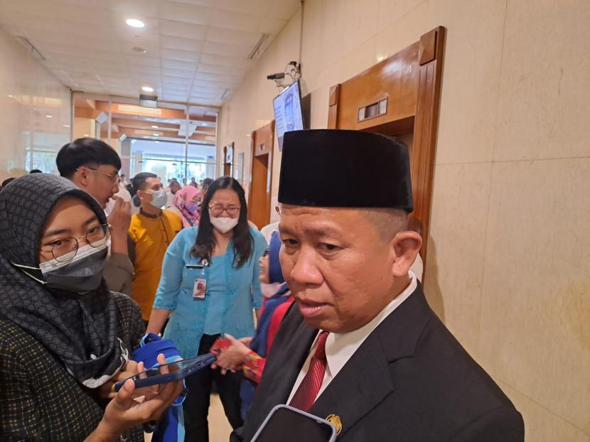 Wali Kota Jakarta Utara, Ali Maulana Hakim. Walkot Jakut siap mengusut bangunan ruko yang mengambil bahu jalan di Pluit.