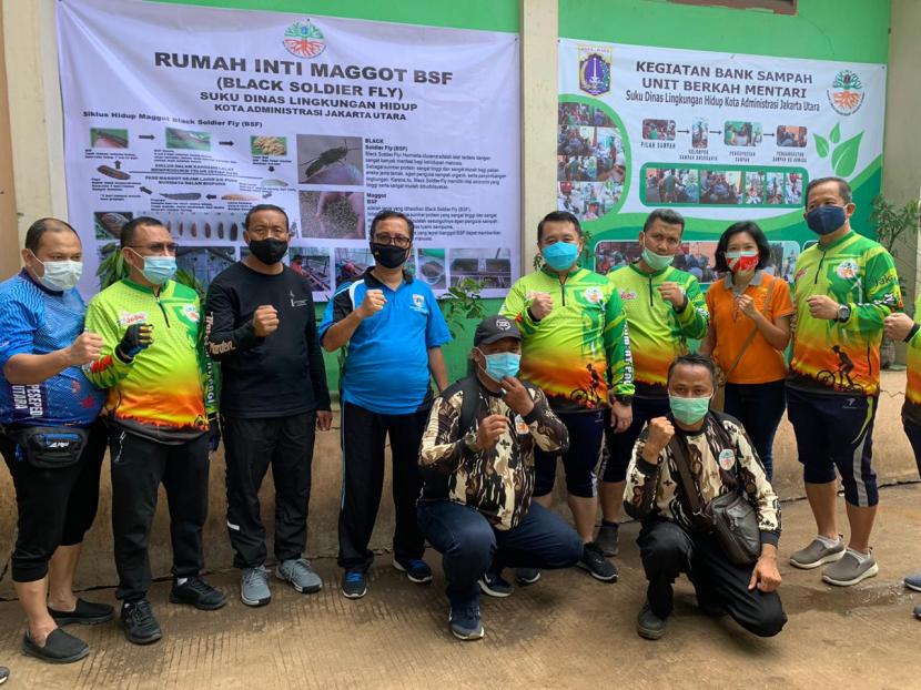 Wali Kota Jakarta Utara Sigit Wijatmoko meresmikan rumah ramah lingkungan di Kantor Sudin LH Jakut, Jumat (27/11). 