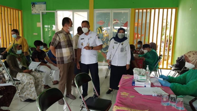 Wali Kota Jakpus Tinjau Sentra Vaksinasi UID-Gajah Tunggal. 