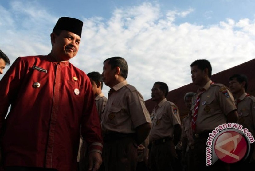 Wali kota Padang Fauzi Bahar.