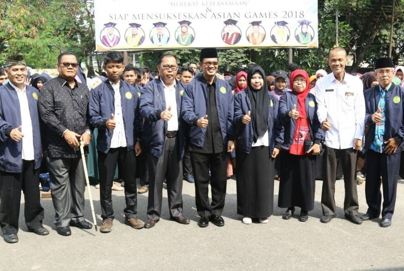 Wali Kota Palembang Harnojoyo, Rabu (17/1) melepas mahasiswa Universitas Muhammadiyah Palembang (UMP) peserta Kuliah Kerja Nyata (KKN) yang akan melaksanakan kuliah pada 10 kecamatan di Palembang.