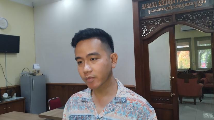 Wali Kota Solo Gibran Rakabuming Raka saat ditemui wartawan di Balai Kota Solo.