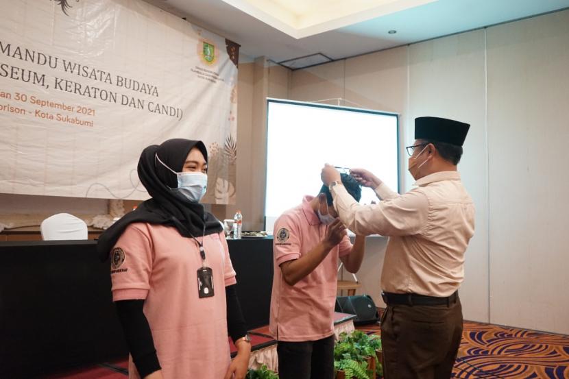 Wali Kota Sukabumi Achmad Fahmi membuka pelatihan pemandu wisata budaya di Hotel Horison Sukabumi, Selasa (28/9).