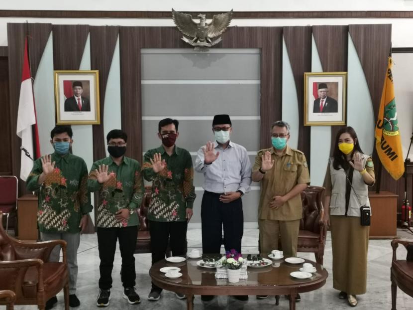 Wali Kota Sukabumi Achmad Fahmi menggelar pertemuan dengan Lembaga Kesehatan Nahdlatul Ulama (LKNU) Sukabumi membahas penanganan kasus TB, Senin (28/9).