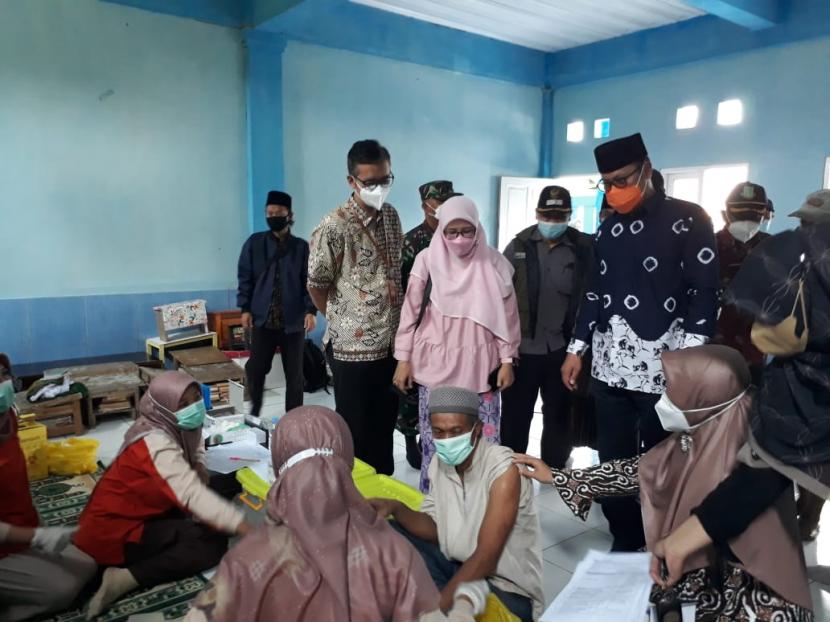 Wali Kota Sukabumi Achmad Fahmi meninjau Inovasi Sistem Cepat Penanganan ODGJ Terpadu (Sicepot) Puskesmas Tipar Dinas Kesehatan Kota Sukabumi, Kamis (7/10).