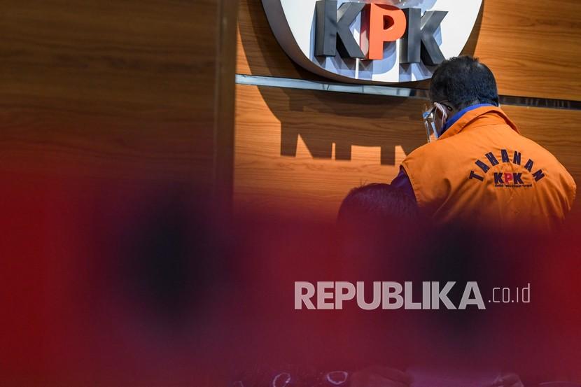 Faktor korupsi menyebabkan persepsi buruk tersemat dalam penegakan hukum pemerintahan Jokowi-Maruf. 