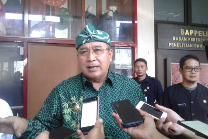 Wali Kota Tasikmalaya Budi Budiman saat diwawancarai wartawan, Kamis (19/9).