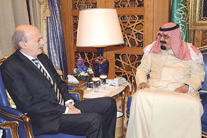 Walid Jumblatt bersama Raja Abdullah dari Arab Saudi (ilustrasi)