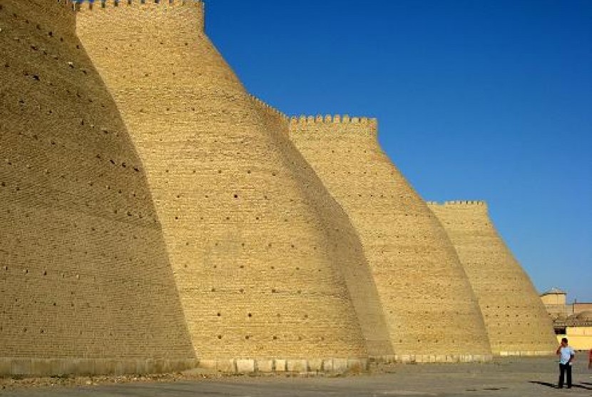 Walls of the Ark atau Dinding Bahtera di Bukhara.