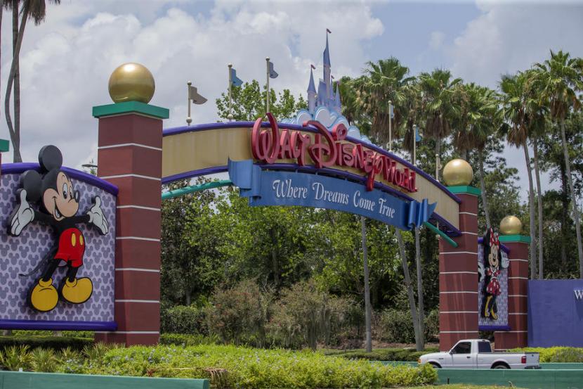 Walt Disney World tetap mengharuskan pengunjungnya mengenakan masker sesuai ketentuan, bahkan jika mereka sudah divaksin.