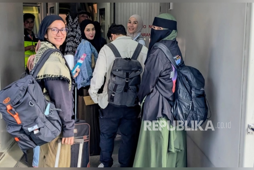 Wanda Hamidah bersama sembilan WNI lain bertolak ke Mesir untuk memulai aksi Global March to Gaza.