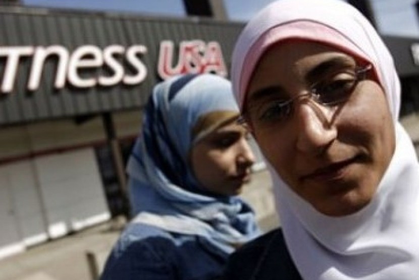 Wanita Muslim berjilbab di AS