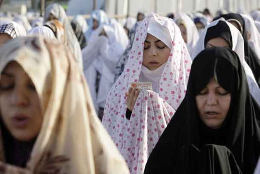    Wanita Muslimah Iran, Iran berlakukan aturan ketat penggunaan jilbab di tempat umum