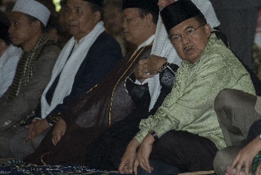 Wapres Jusuf Kalla (kanan).