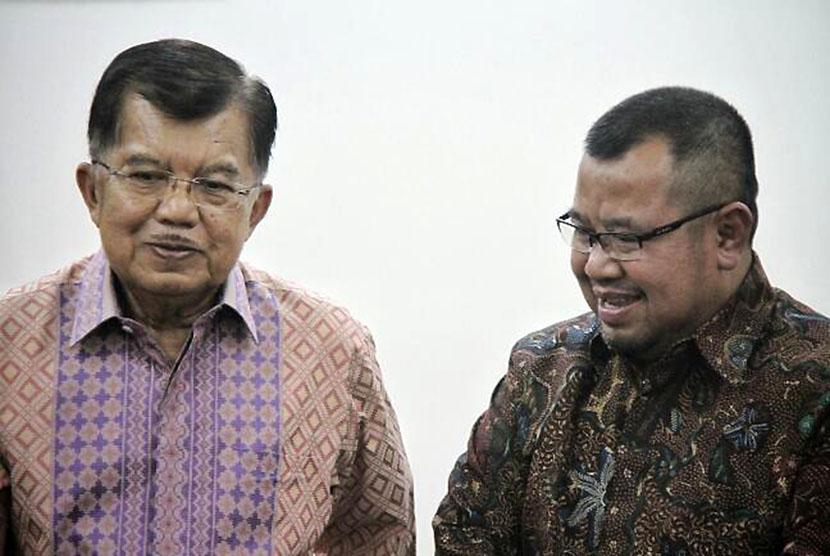 VP Jusuf Kalla (left) together with ACT's President Ahyudin.