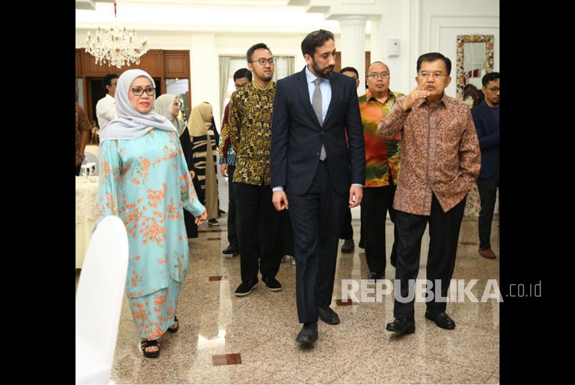 Wapres Jusuf Kalla menerima Ulama Muda asal Amerika Nouman Ali Khan di  kediaman dinas Wakil Presiden RI, Senin (7/5).