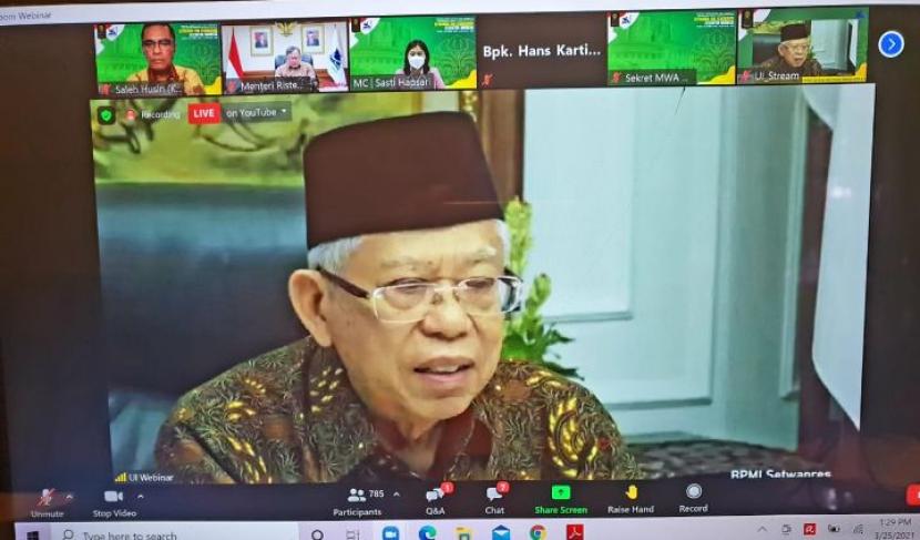 Wapres KH Ma'ruf Amin memberi sambutan dalam Webinar Majelis Wali Amanat Universitas Indonesia Kamis (25/3).