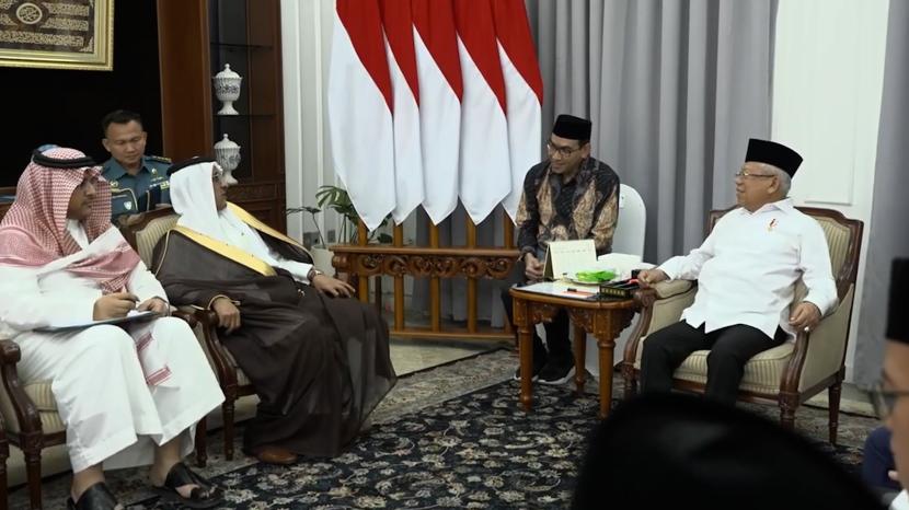 Wapres Maruf Amin menerima Duta Besar Saudi untuk Indonesia Faisal bin Abdullah Al-Mudi untuk membahas penguatan hubungan bilateral kedua negara.