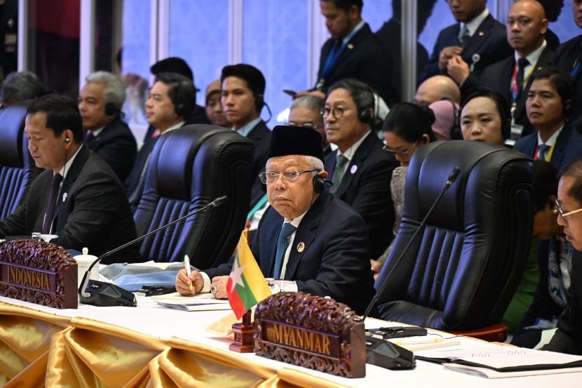 Vice President Maruf Amin at the 27th ASEAN-China Summit in Vientiane, Laos, Thursday (10/10/2024).