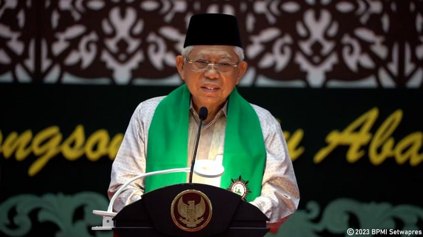 Wapres Maruf Amin saat memberikan sambutan dalam acara Milad ke-95 Persatuan Tarbiyah Islamiyah (Perti) di Padang, Sumatera Barat.