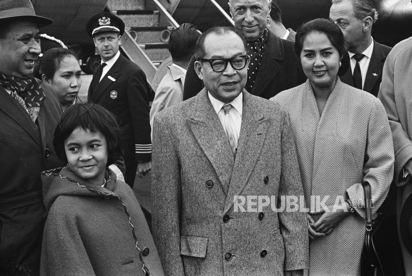 Wapres pertama RI, Mohammad Hatta, dan istri
