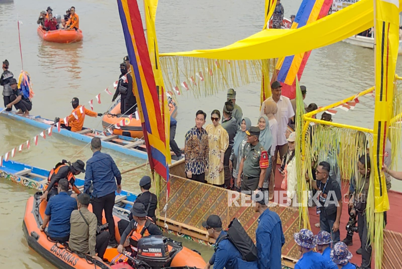 Wapres Gibran Pimpin Flag Off Festival Pacu Jalur di Kuansing