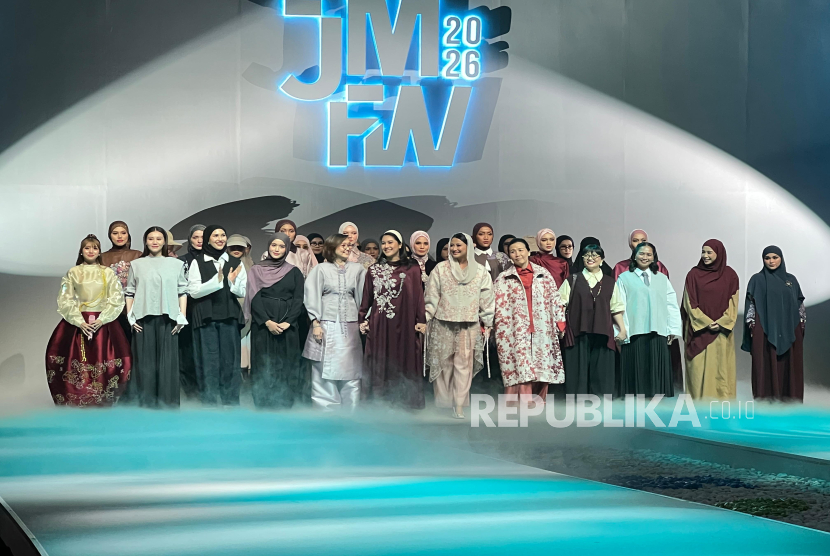 Harmoni Kontras 'Wardah Parade 2' di Panggung JMFW 2026
