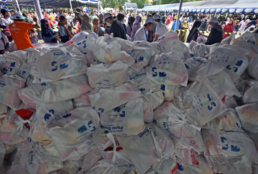 5000 Paket Sembako Murah Terserap dalam Pasar Murah BUMNd di Rembang (ilustrasi).