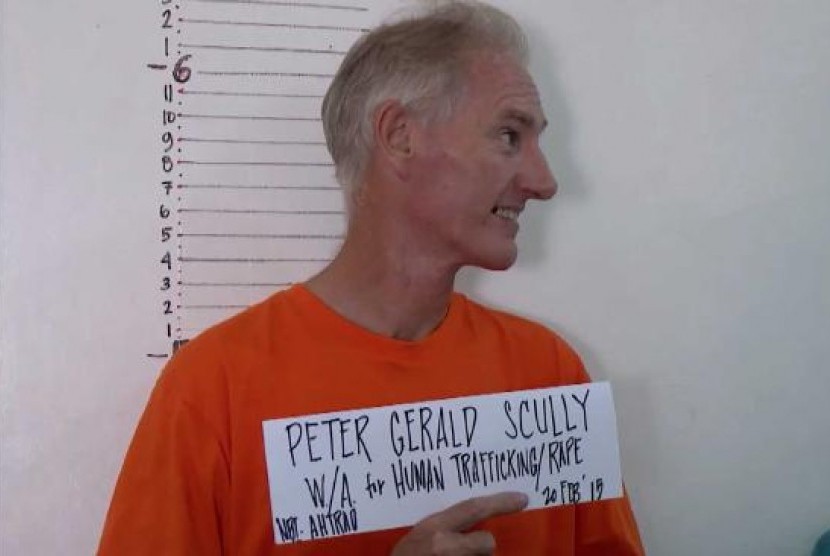 Warga Australia Peter Scully disebut sebagai paedofil terburuk di dunia. Ia saat ini dipenjara di Filipina.