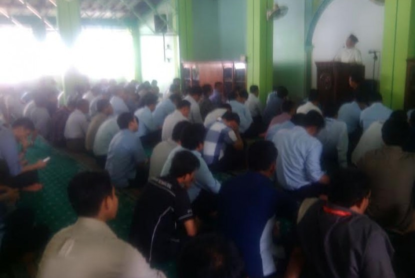 Warga Bandung antusias menyambut One Day One Ayat di bulan Ramadan