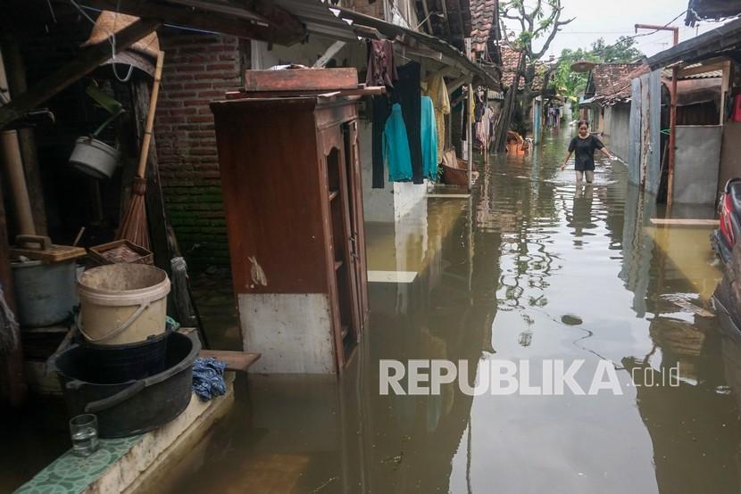 Dampak banjir Bengkulu menimbulkan keugian sekitar Rp 970 juta.