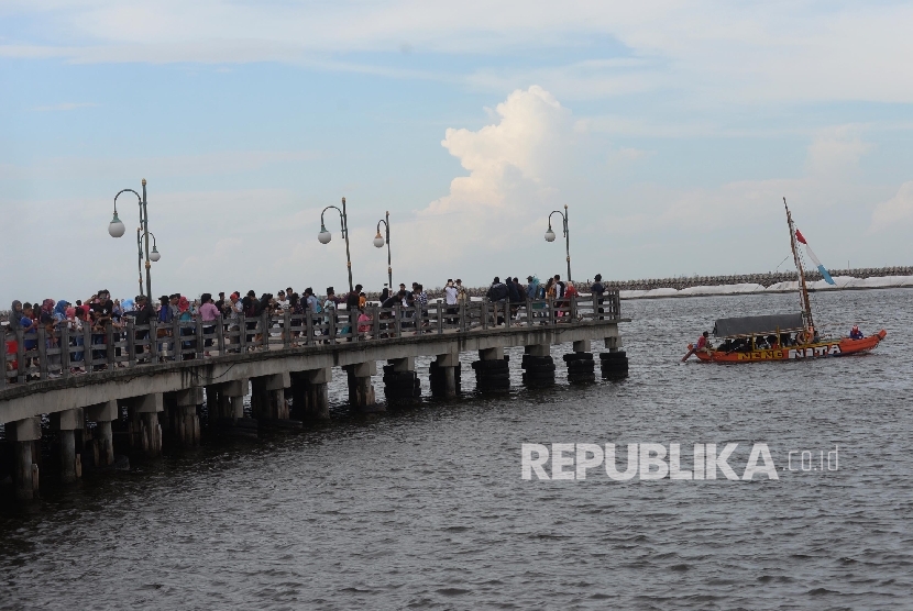 Pantai Ancol Jadi Tujuan Favorit Warga Berlibur Di Jakarta Republika