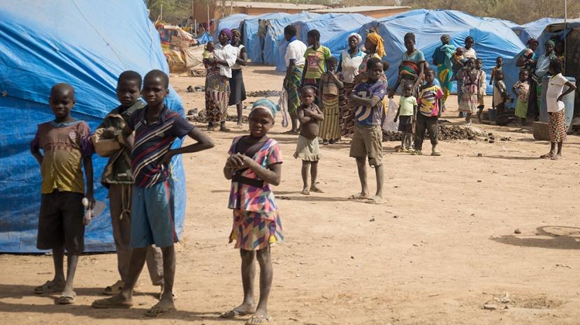 20 Juta Orang Hadapi Krisis Pangan Tahun Lalu. Warga di kamp pengungsian di Barsalogho di utara Burkina faso.