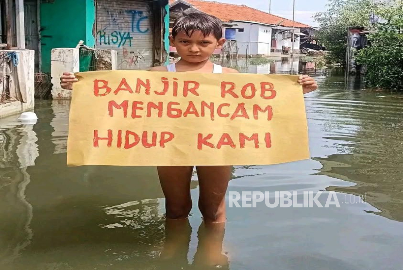 Cerita Kaseli, Rumahnya Hancur Diterjang Rob di Pesisir Eretan