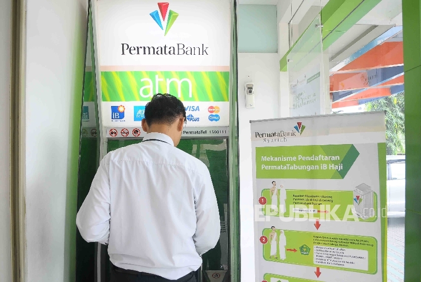 ATM Permata Bank (ilustrasi). Permata Bank menggunakan teknologi blockchain pada layanan trade finance.