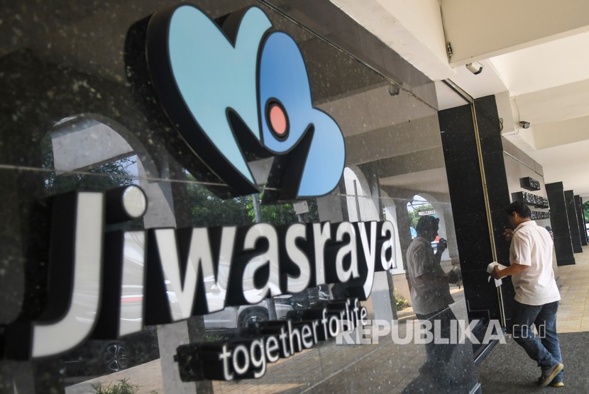 Kantor Asuransi Jiwasraya di Jalan Juanda, Jakarta. Manajemen baru PT Asuransi Jiwasraya (Persero) menyediakan kanal daring dan luring bagi pemegang polis yang ingin melengkapi datanya.