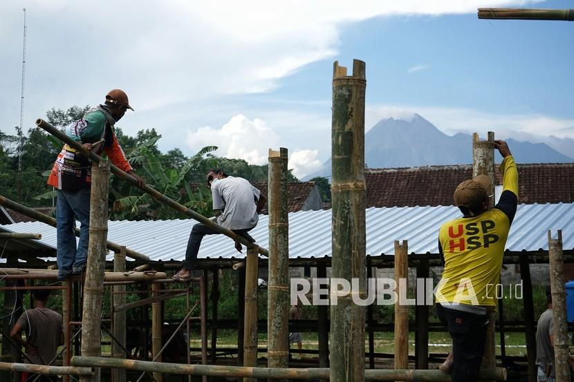Pemerintah Kabupaten Magelang, Jawa Tengah, menyiapkan platform berupa situs bagi pengungsi Gunung Merapi (Foto: pengungsi Merapi)
