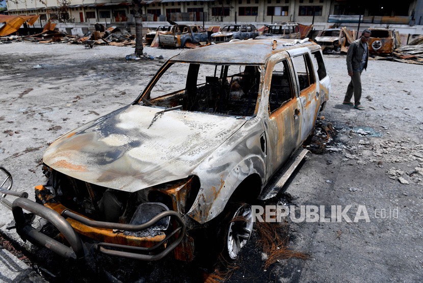 Mobil terbakar, ilustrasi. Sebuah mobil jenis sedan Mitsubishi terbakar di tol Jakarta-Merak km 23, Jumat (1/4/2022) pagi.