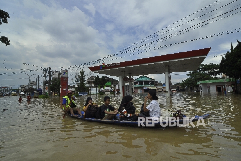 Ancaman banjir rob mengintai warga Pamekasan, BMPK Pamekasan pun mengeluarkan peringatan dini banjir rob (ilustrasi) 