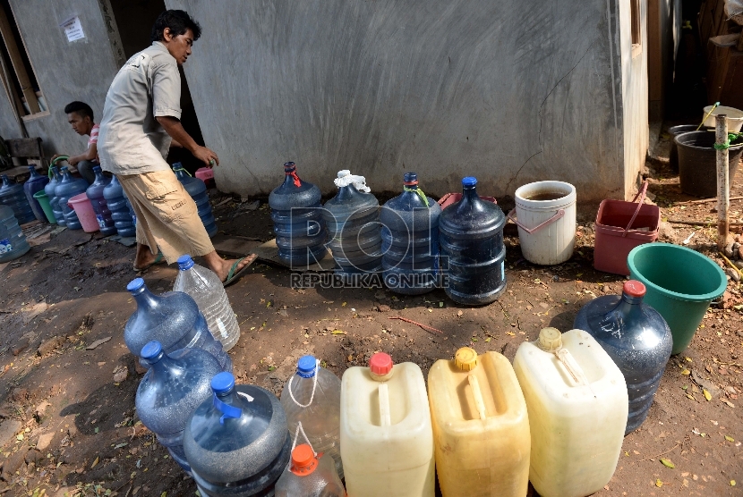 Bantuan air bersih (ilustrasi)