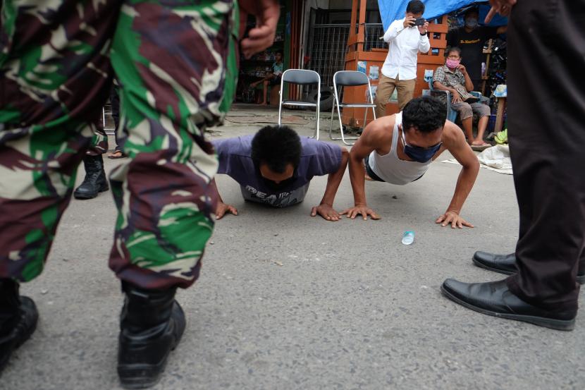 Satuan Polisi Pamong Praja Kota Yogyakarta mencatat jumlah pelanggar terbanyak dari operasi penertiban penerapan protokol kesehatan, adalah anak muda. 