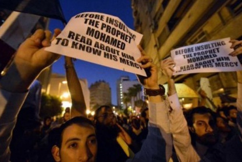 Warga Mesir melakukan protes di luar Kedubes AS terkait penolakannya terhadap film anti-Islam