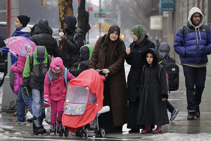  Warga muslim Amerika Serikat di kawasan Brooklyn, New York. 