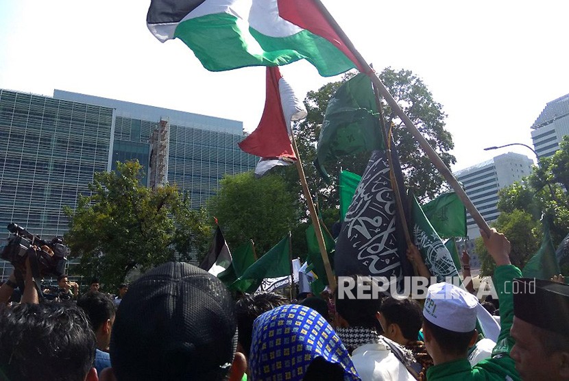 Warga NU yang hadir dalam aksi bela Palestina di Kedutaan Besar Amerika Serikat, Jakarta Pusat. 