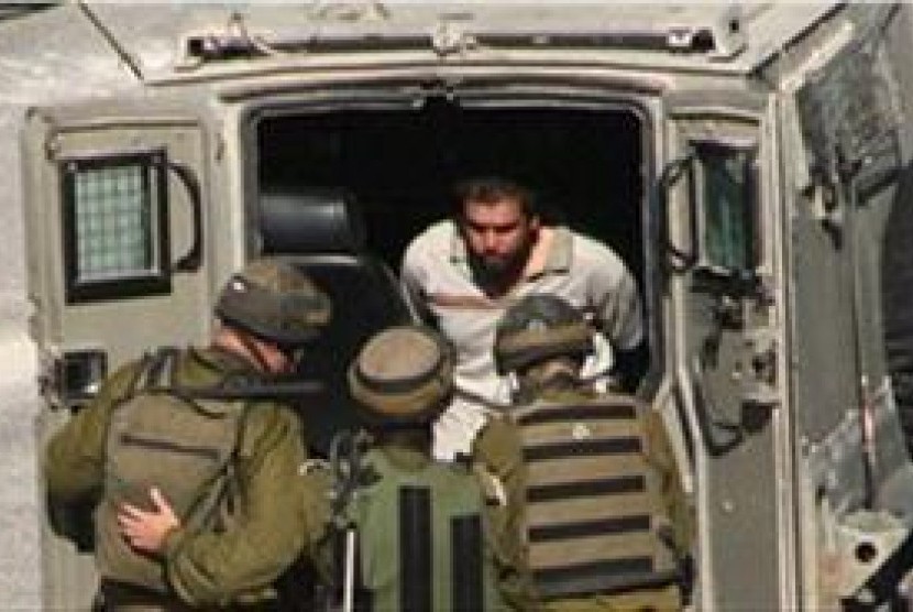 Warga Palestina ditangkap Israel